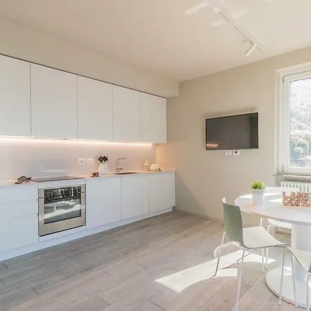 Apartamento Mariu Varenna